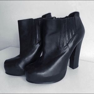 Steve Madden black leather booties